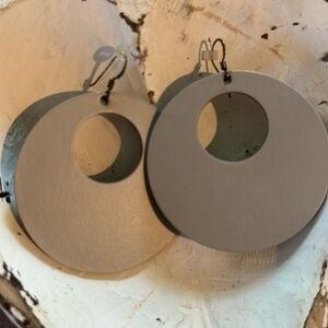 Nickel and Suede || Grey Leather novas